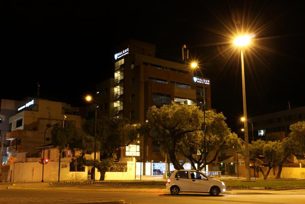 Hotel Valgus Куенка Екстер'єр фото
